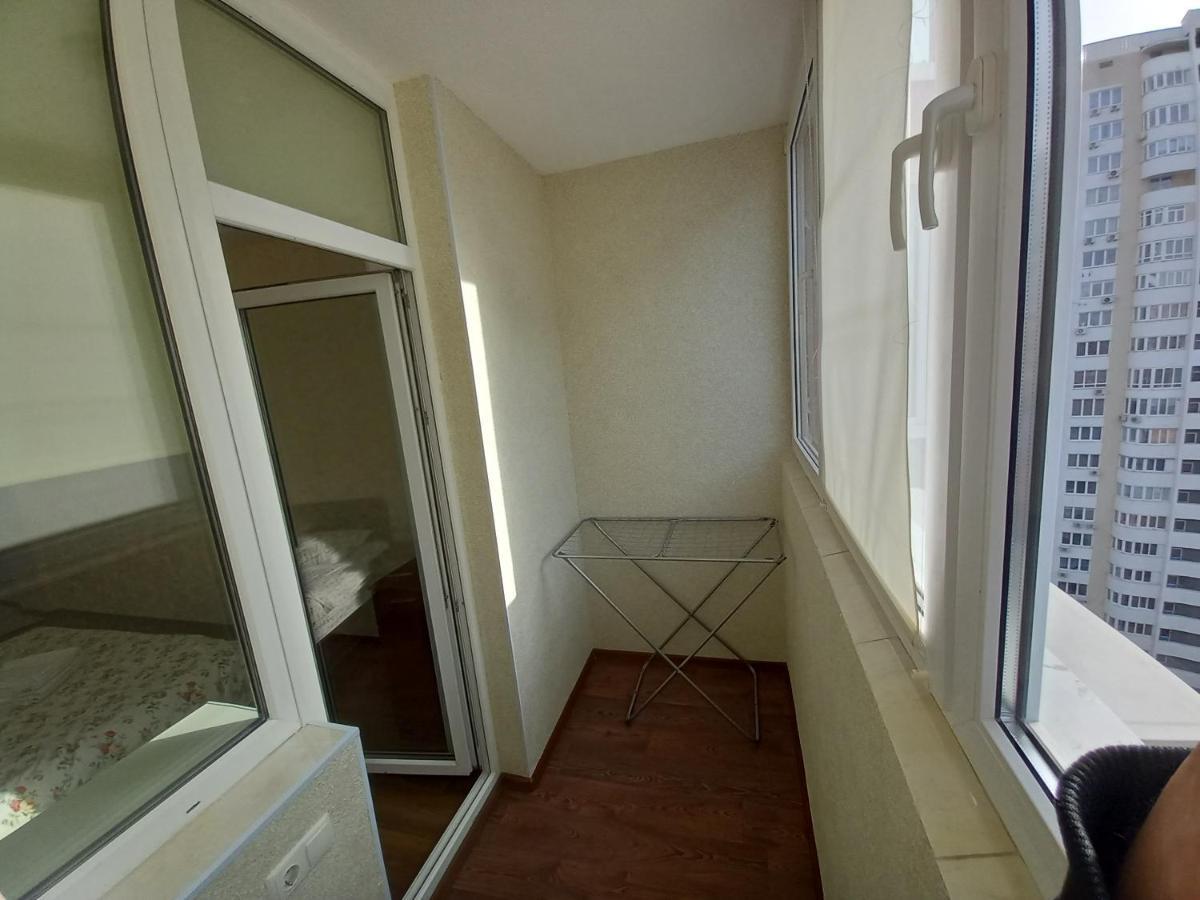 Smart Apartments Drahomanova 2А Kyiv Exterior photo